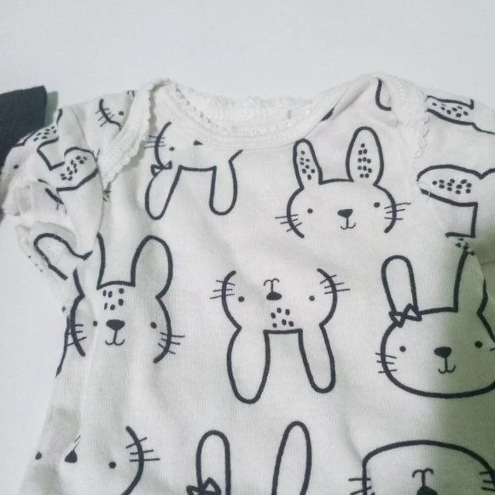 Gerber one-piece baby short-sleeve bunny black white cotton 0-3 months